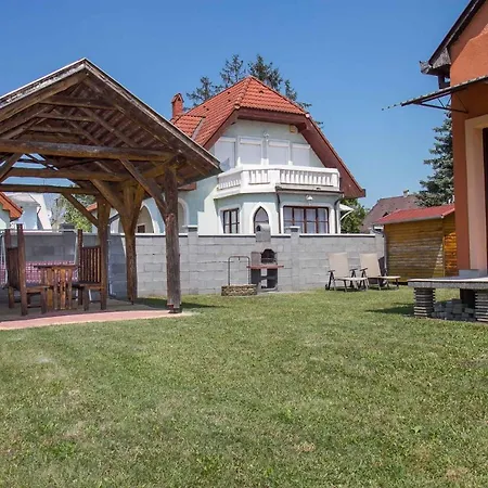 度假居 Holiday In 19310 Balatonmáriafürdő